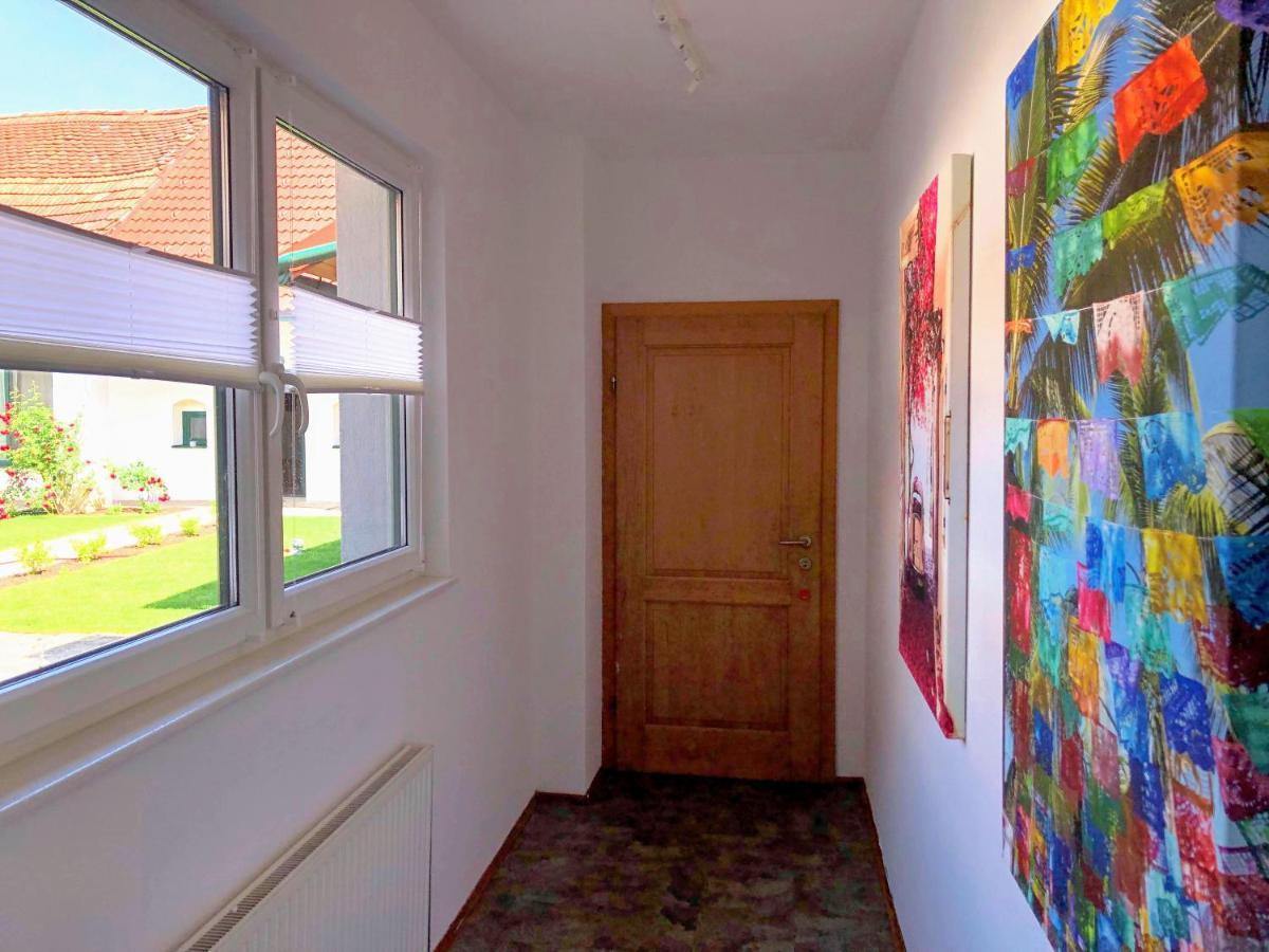 Ferienwohnungen Und Appartements Im Idyllischen Vierkanthof, Gruppenurlaube Fürstenfeld Eksteriør bilde