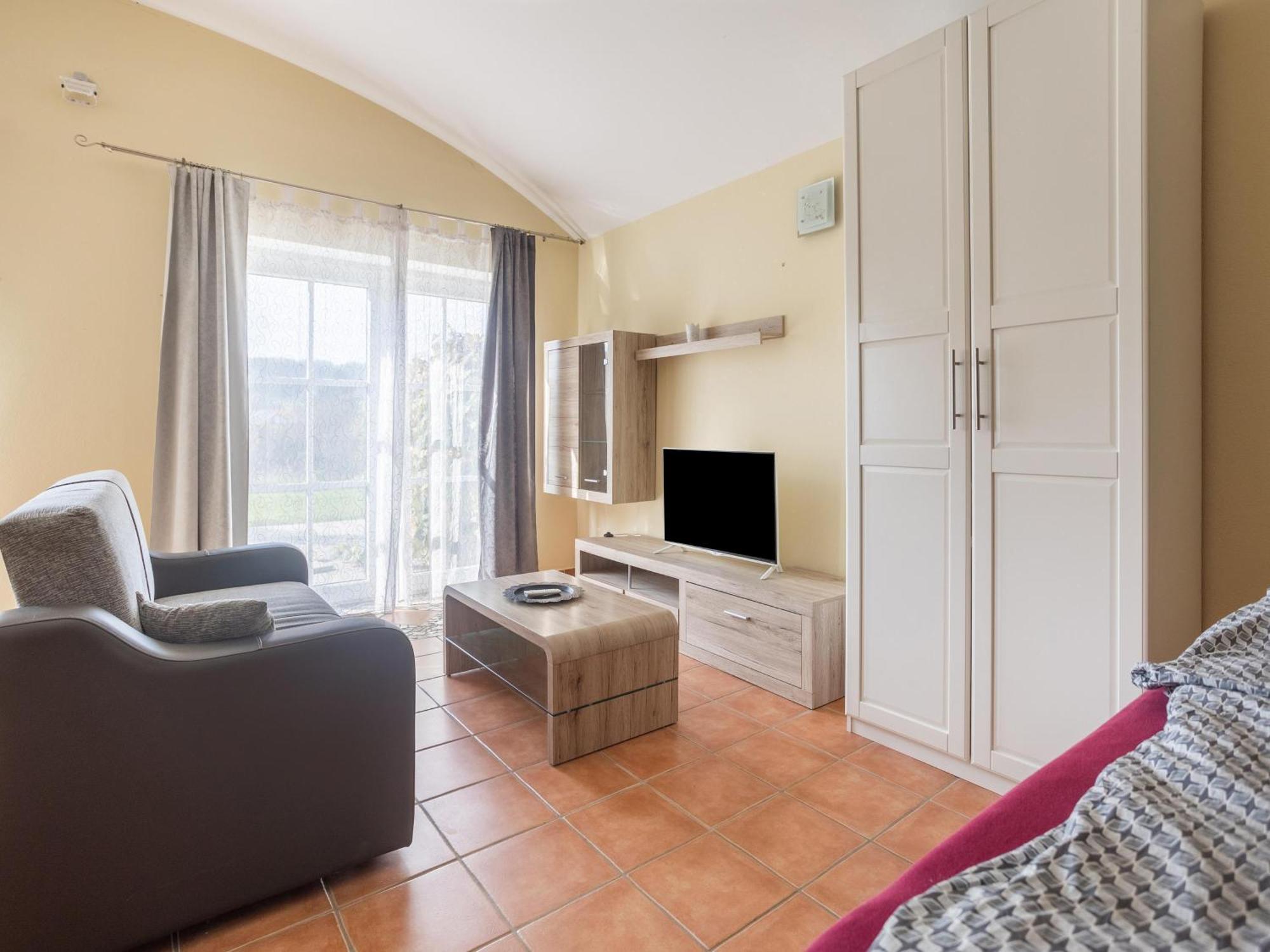Ferienwohnungen Und Appartements Im Idyllischen Vierkanthof, Gruppenurlaube Fürstenfeld Eksteriør bilde